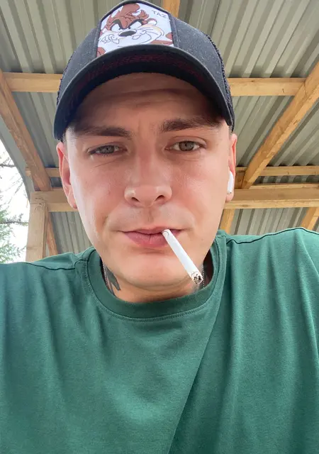 Василий из Амстердама, ищу на сайте открытые отношения