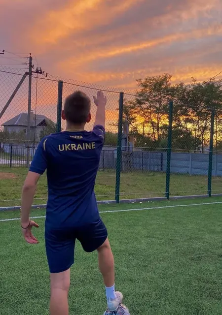 Я Иван, 19 років, знайомлюсь на одну ніч у Дніпрі