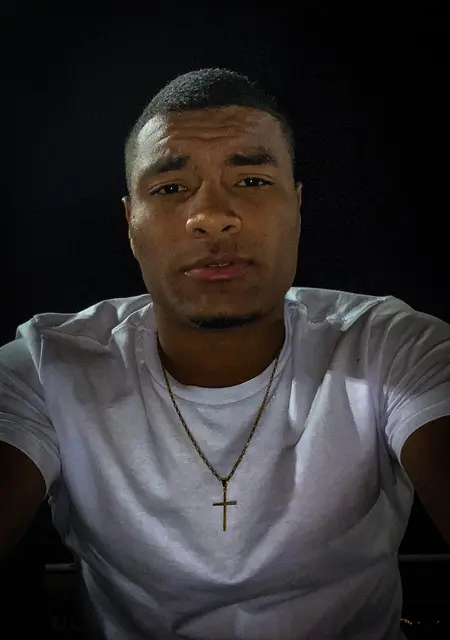 Kayke из Куритибы, мне 18, познакомлюсь для общения