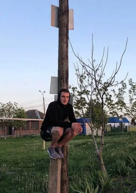 Славік из Хмельницкого, мне 20, познакомлюсь для приятного времяпровождения