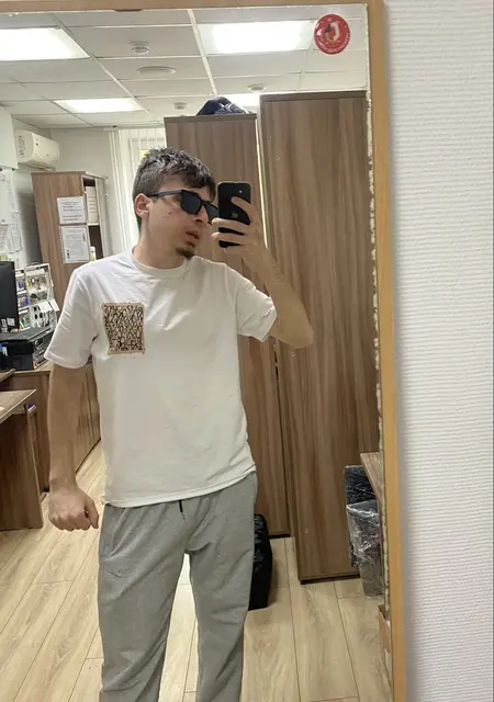 Я Марик, 25, знакомлюсь для открытые отношения в Лёррах