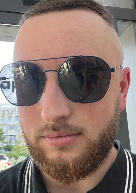 Я Andriy, 32, из Варшавы, ищу знакомства без обязательств