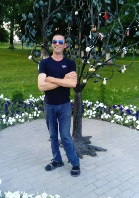 Jonny из Гродно, ищу на сайте знакомства на одну ночь