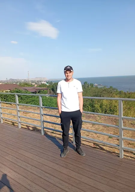 Я Валентин, 32, знакомлюсь без обязательств в Мариуполе