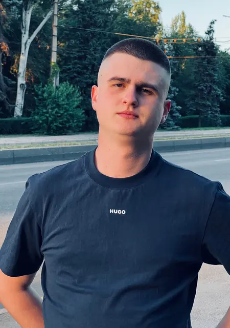 Эдик из Запорожья, мне 22, познакомлюсь для приятного времяпровождения