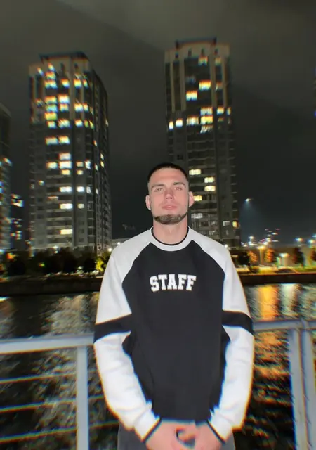 Я Олег, 21, знакомлюсь для вирта в Киеве