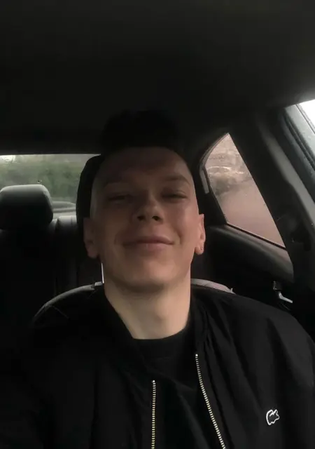 Дмитрий из Бангкока, мне 27, познакомлюсь для постоянных отношений