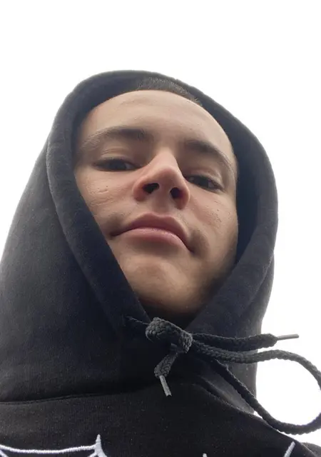 Евгений из Вашингтона, ищу на сайте общение