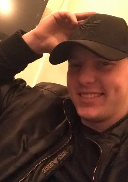 Я Igorok, 29, из Ужгорода, ищу знакомства без обязательств