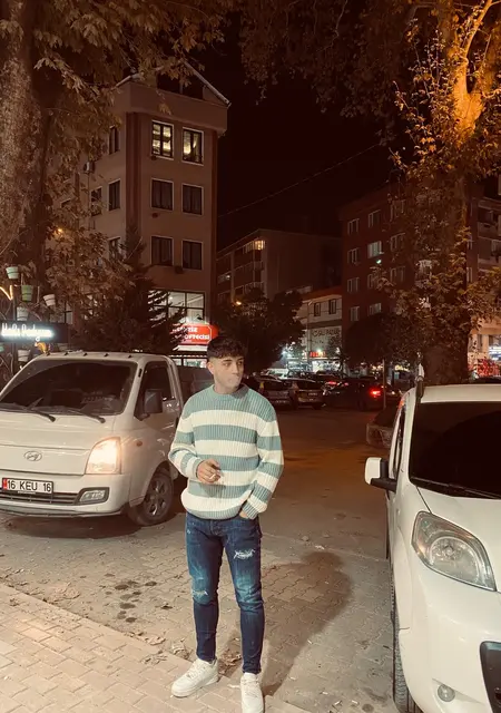 Resul Can из Бурсы, мне 19, познакомлюсь на одну ночь