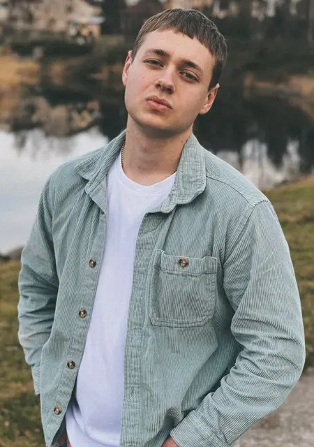 Я Даня, 22 років з Кременчука, шукаю знайомство для приємного проведення часу