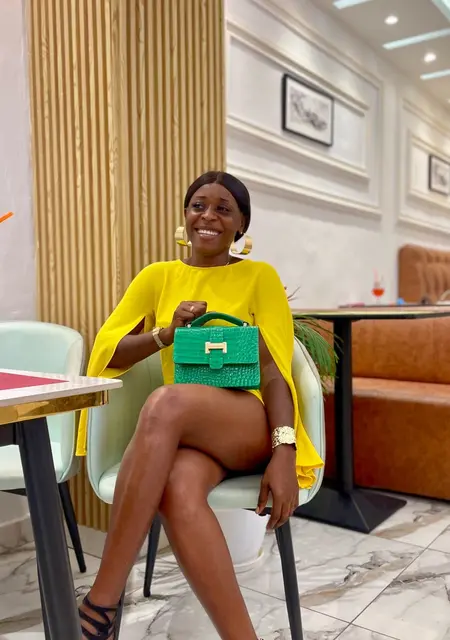 Я Armelleivanne, 26, знакомлюсь для приятного времяпровождения в Франконвиле