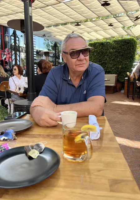 Я Николай, 50 років з Харкова, шукаю знайомства без зобов'язань