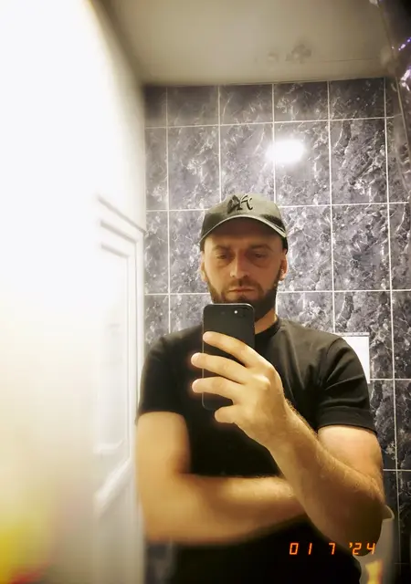 Павел из Батуми, ищу на сайте открытые отношения