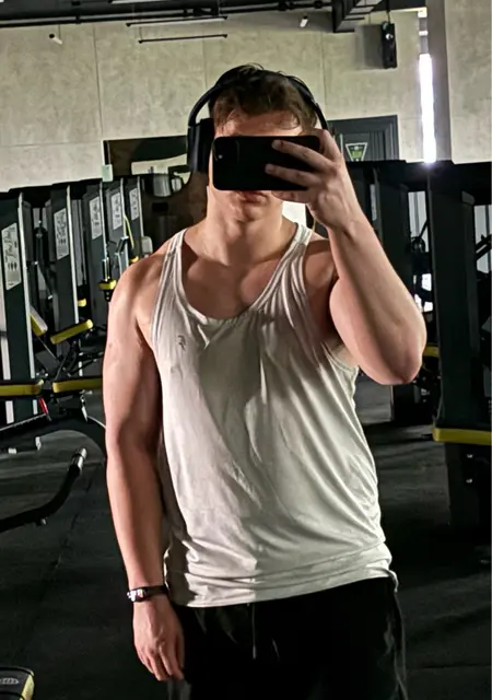 Я Rostyk, 23, знакомлюсь для приятного времяпровождения в Зейст