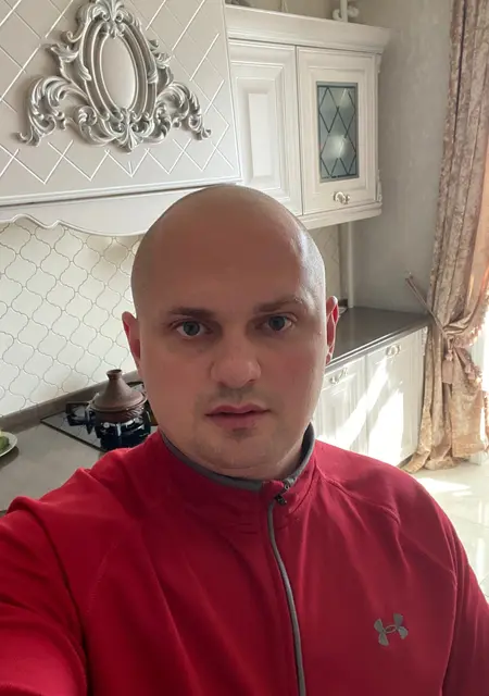 Я Юра, 33 років, знайомлюсь без зобов'язань у Києві