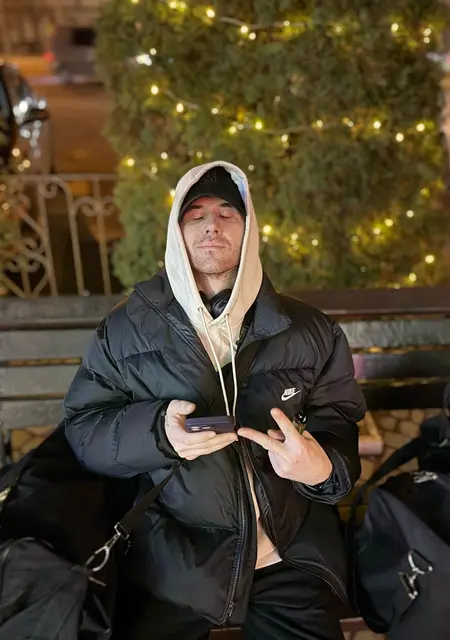 Я Руслан, 26 років з Рівного, шукаю знайомства на одну ніч