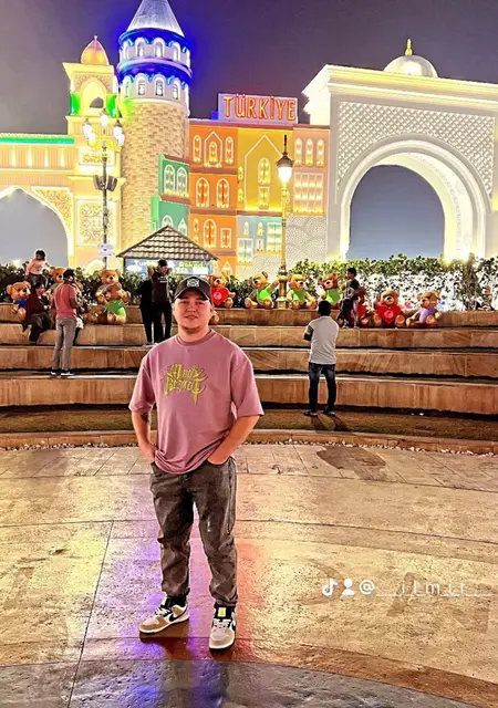 Я Ильмир, 27, из Дубая, ищу знакомства без обязательств