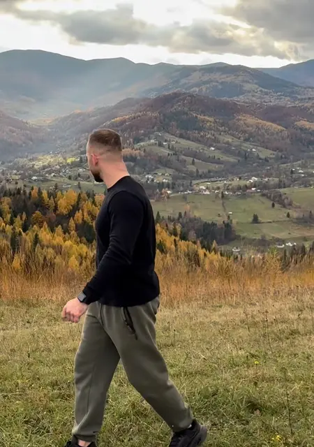 Александр з Харкова, шукаю на сайті відкриті стосунки