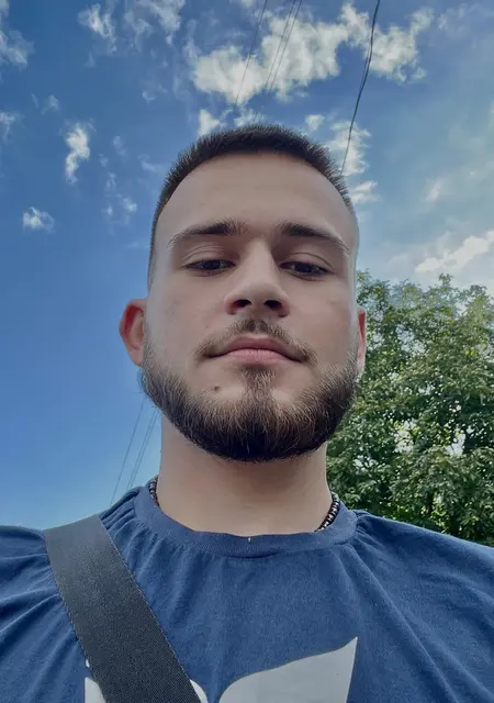 Andrii из Ивано-Франковска, мне 23, познакомлюсь для приятного времяпровождения