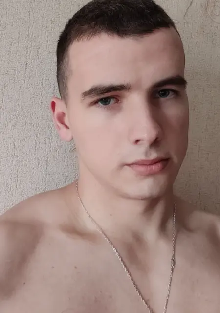 Я Илья, 23, знакомлюсь на одну ночь в Киеве