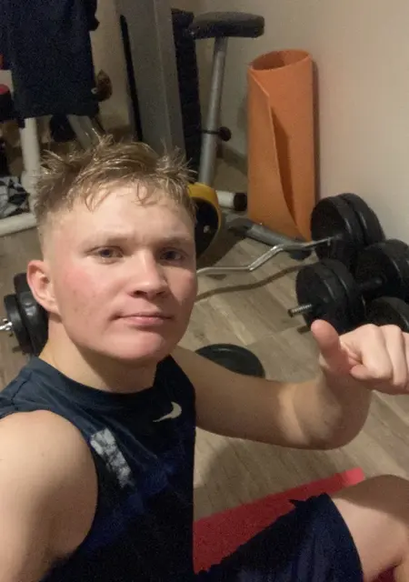 Я Jan, 23, из Радома, ищу знакомства на одну ночь