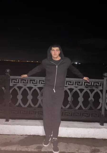 Миша из Амстердама, ищу на сайте знакомства на одну ночь