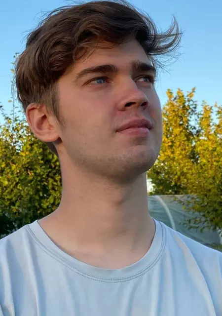 Николай из Солигорска, мне 23, познакомлюсь на одну ночь