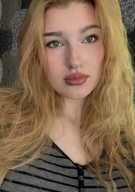 Я София, 20, знакомлюсь для общения в Минске