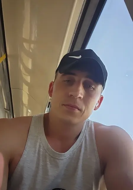 Иван из Луганска, ищу на сайте знакомства на одну ночь