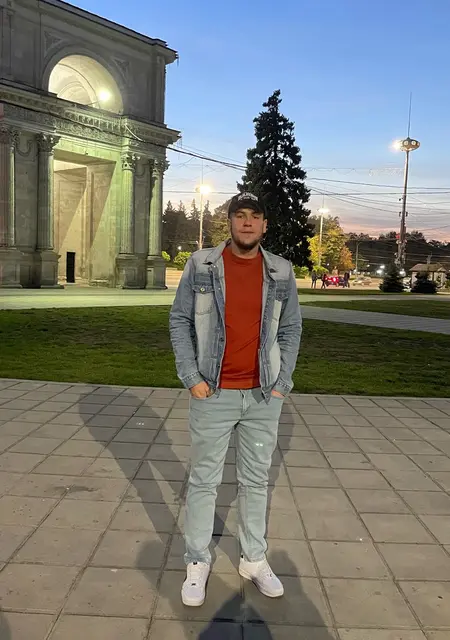 Динис из Бельцов, мне 29, познакомлюсь для постоянных отношений