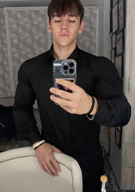 Я Даниил, 18, из Киева, ищу знакомство для постоянных отношений