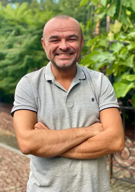 Я Саша, 47 років з Житомира, шукаю знайомство для спільних подорожей