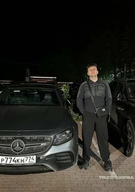 Я Никита, 20, из Парижа, ищу знакомства на одну ночь