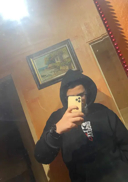 Pavel из Плевен, мне 25, познакомлюсь на одну ночь