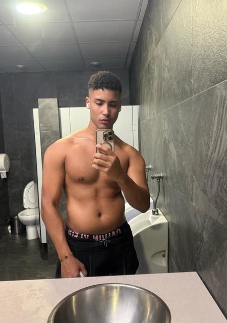 Yassin de Algeciras, busco en el sitio lío de una noche