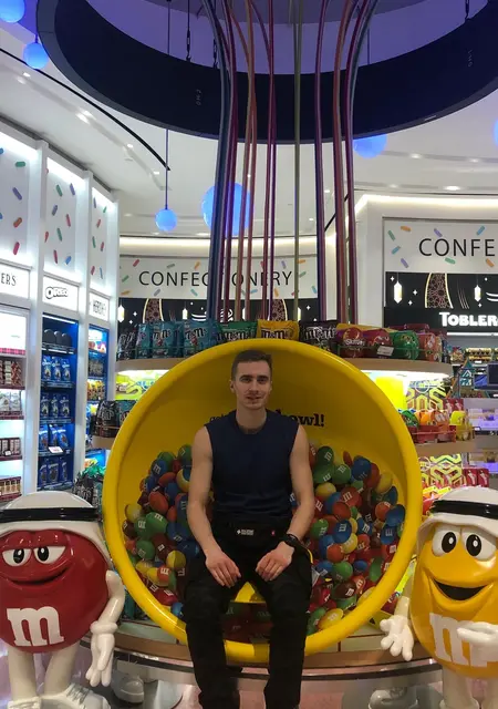 Я Artur, 25, из Пхукета, ищу знакомства на одну ночь