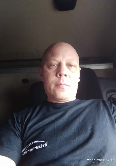 Я Димон, 46, из Бобруйска, ищу знакомства на одну ночь