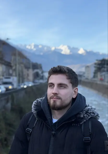 Я Ady, 21, из Бухареста, ищу знакомство для приятного времяпровождения