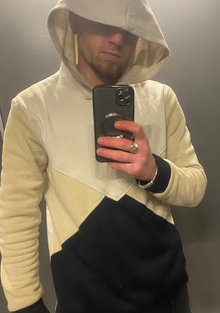 Catalin из Фалешты, мне 22, познакомлюсь без обязательств