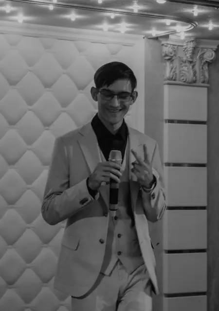 Я Георгий, 22, из Налдвейка, ищу знакомство для приятного времяпровождения