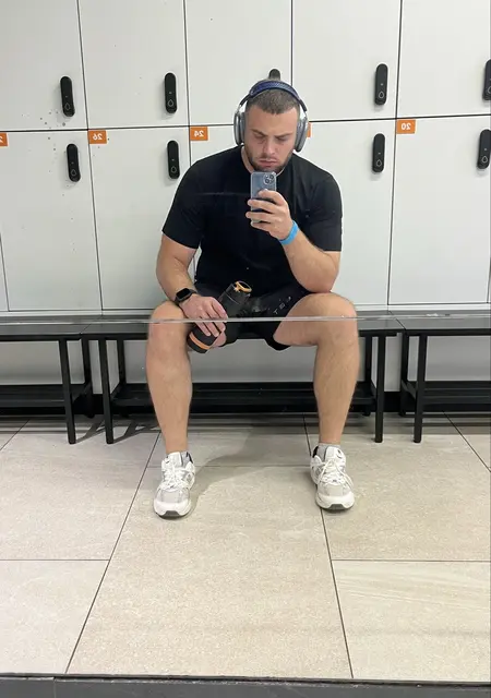 Артём из Брюсселя, мне 29, познакомлюсь для совместных путешествий