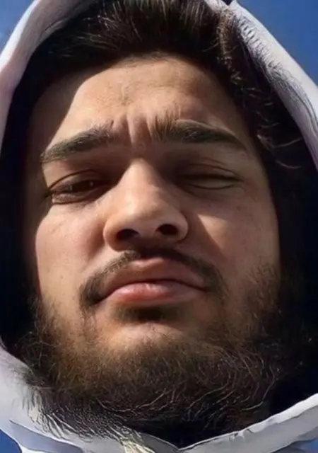 Я Хадис, 25, из Оедемиш, ищу знакомства на одну ночь