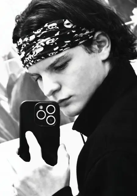 Я Maxim, 19, из Малаги, ищу знакомство для дружбы