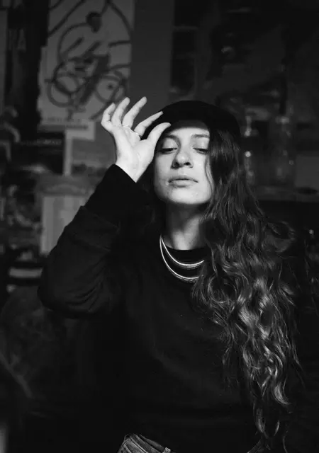 Anya из Амстердама, мне 37, познакомлюсь для дружбы