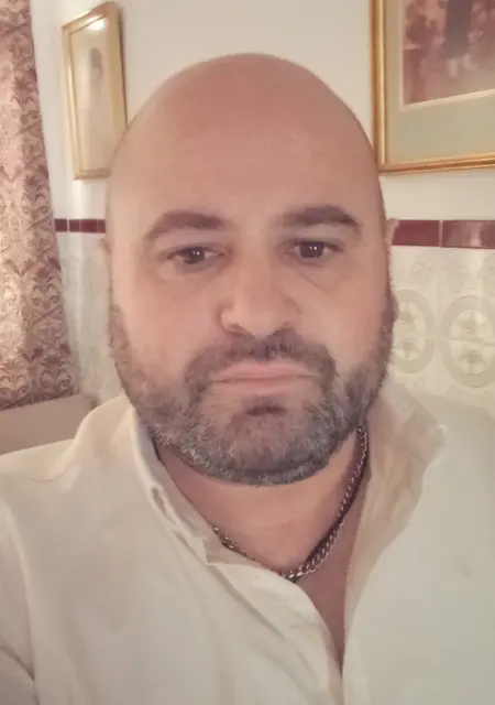 Davis de Sevilla, busco en el sitio relación a largo plazo