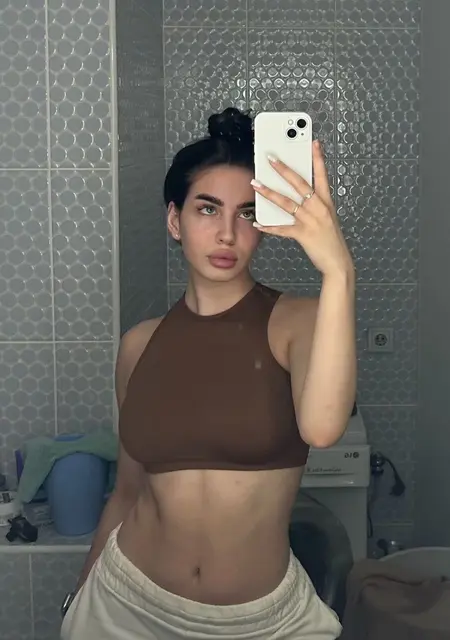 Стефания из Актобе, мне 18, познакомлюсь без обязательств