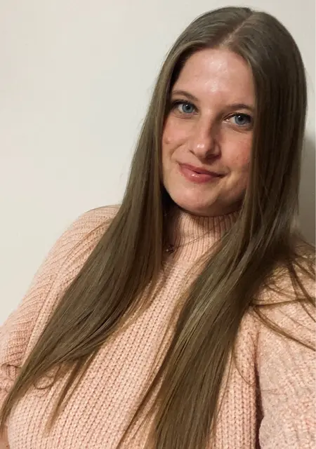 Я Ildiko, 29, из Сфэнту-Георг, ищу знакомство для открытые отношения