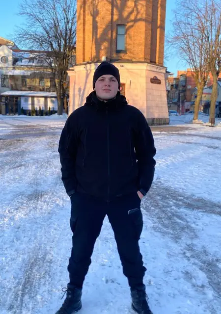 Влад з Чернігова, мені 24 років, познайомлюсь на одну ніч
