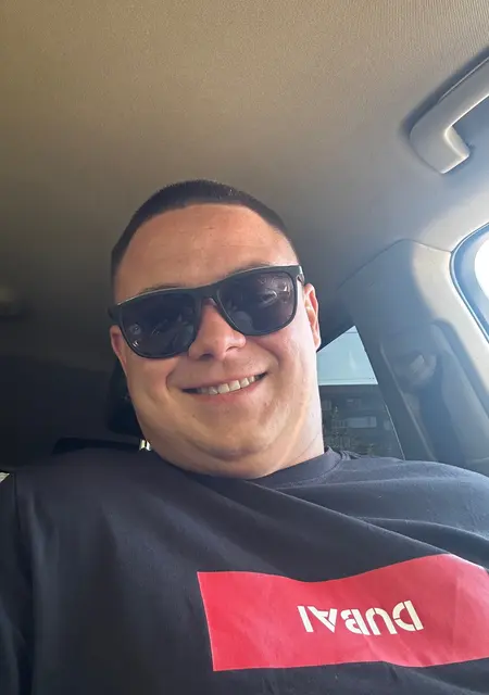 Владислав из Харькова, мне 29, познакомлюсь для вирта